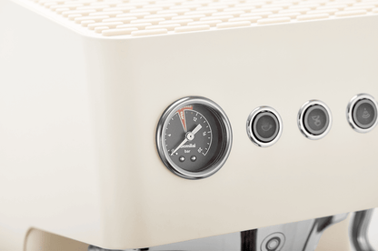 PSG3028A American-style espresso machine, semi-automatic coffee maker with 1450W power and 15Bar espresso extraction. Features ULKA high-pressure pump, 1.7L water tank, ivory white finish, steam mil