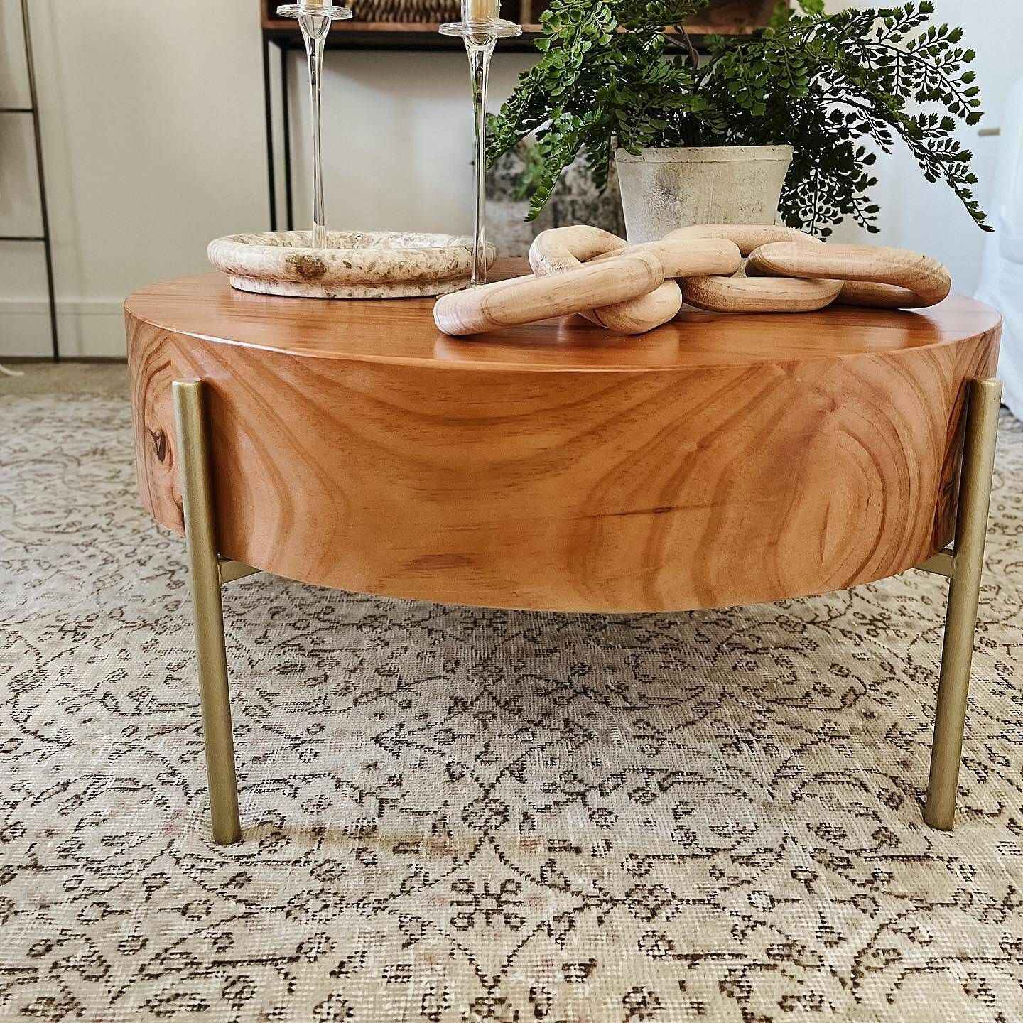 Rustic Round Coffee Table with Solid Wood Tabletop Metal Leg