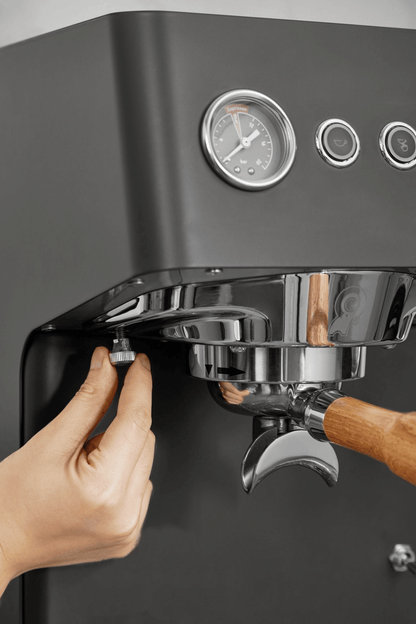 PSG3028A American-style espresso machine, semi-automatic coffee maker with 1450W power and 15Bar espresso extraction. Features ULKA high-pressure pump, 1.7L water tank, ivory white finish, steam mil